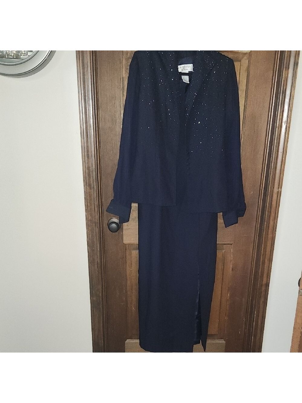 Elegant Long Black Classic Evening Dress with Sequined Jacket